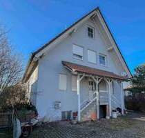 Freistehendes Einfamilienhaus mit Doppelgarage und großem Grundstück in HausenSteinfeld