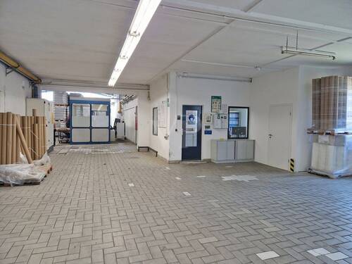 Hallenbüro - 