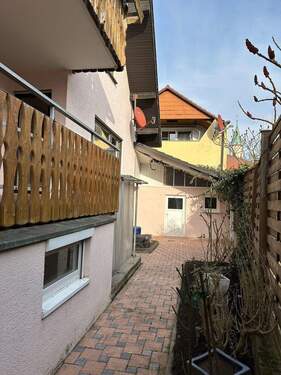 Rückseite Haus - 5 Zimmer Mehrfamilienhaus, Wohnhaus in Wyhl