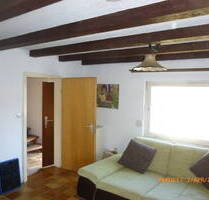 In absolut ruhiger und waldreicher Lage steht dies schöne kleine Haus mit großem Gartengrundstück ! - Nordheim v.d.Rhön Neustädtles