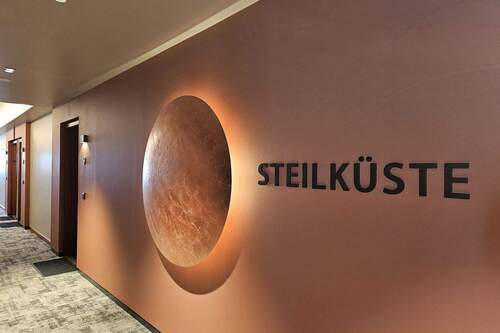 frisch saniertes Treppenhaus - 