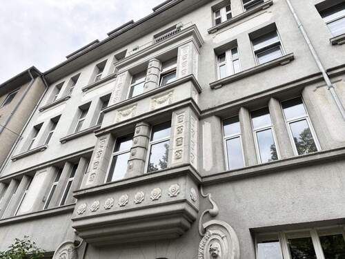 Vorderfassade - 3 Zimmer Etagenwohnung zum Kaufen in Hannover