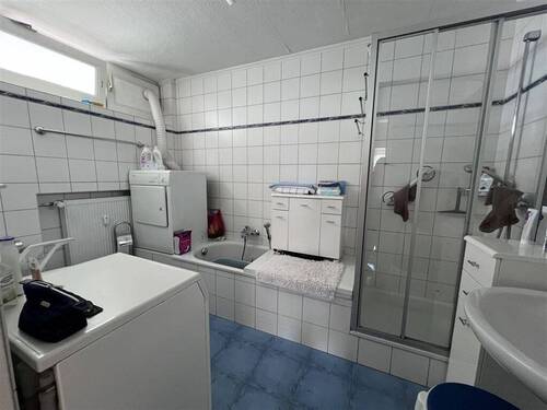 Badezimmer - Etagenwohnung mit 82,00 m&sup2; in Beverungen zur Miete