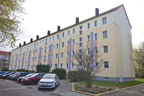 Ansicht vorn - 3 Zimmer Etagenwohnung zur Miete in Halle (Saale)