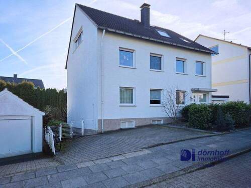 Hausansicht - 9 Zimmer Mehrfamilienhaus, Wohnhaus in Dortmund / Kirchhörde