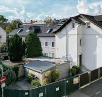 Raum für Generationen: Großzügiges Stadthaus mit Kellergewölbe & Garage - Frankfurt am Main Rödelheim