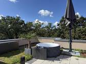 Jacuzzi - 