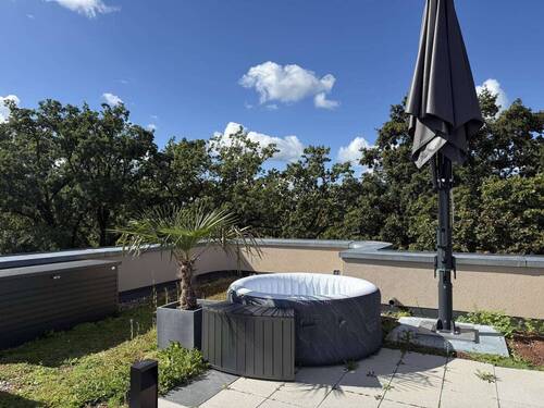 Jacuzzi - 