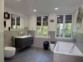 Bad mit Wanne - 