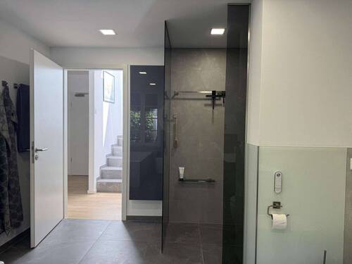 Bad mit Dusche - 