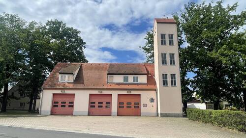 Straßenansicht - 3 Zimmer Mehrfamilienhaus, Wohnhaus zum Kaufen in Schleife