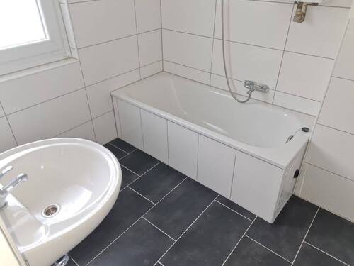Badezimmer - Etagenwohnung mit 56,50 m² in Duisburg zur Miete