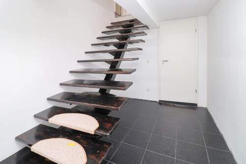 Treppe zum Obergeschoss - 