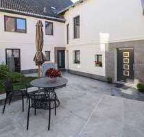 Ein-Zwei-Familienhaus mit zwei 130 m²-Wohnungen & Garage - ideal für Mehrgenerationen oder Vermietung - Egeln