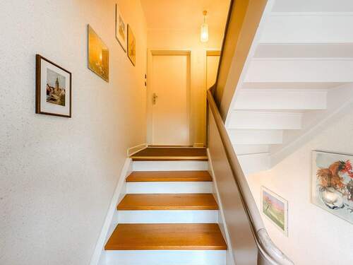 Treppenhaus - 6 Zimmer Doppelhaushälfte in Hannover