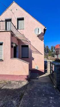 Blick zum Eingang - Einfamilienhaus mit 75,00 m² in Pohrsdorf zum Kaufen