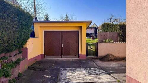 Garage - 
