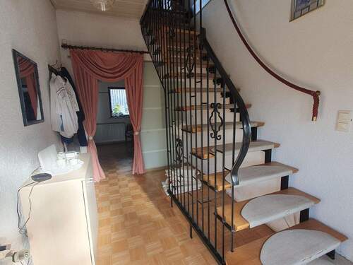 Flur - 5 Zimmer Einfamilienhaus in Bad Schmiedeberg