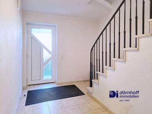 Hausflur - Etagenwohnung mit 115,00 m&sup2; in Dortmund zur Miete