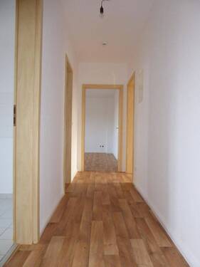 Flur - Etagenwohnung mit 69,00 m² in Lutherstadt Wittenberg zur Miete