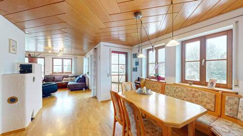 Ess- und Wohnbereich - 1 Zimmer Mehrfamilienhaus, Wohnhaus in Waldburg