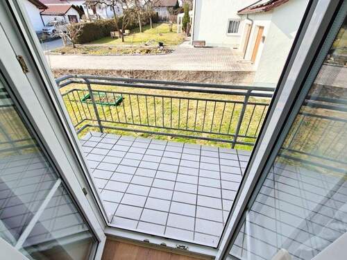 Balkon zur Westseite vom Schlafzimmer aus begehbar - 
