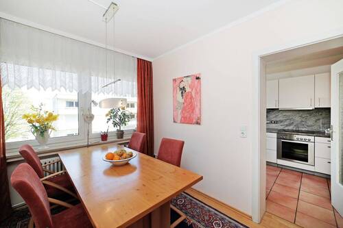 Essdiele - Attraktive 3,5-Zimmer-Wohnung in grüner und ruhiger Lage in Unterföhring