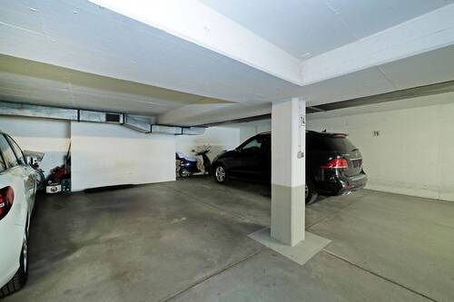 Tiefgaragenstellplatz - 