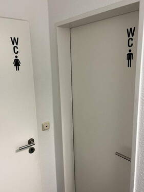 Damen / Herren WC getrennt - 