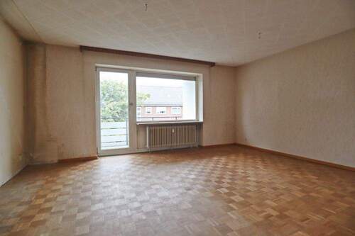 Wohnzimmer - 2 Zimmer Etagenwohnung zum Kaufen in Hamburg