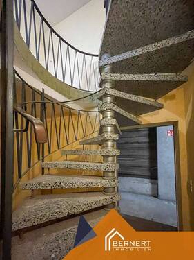 Aufgang Treppe Büro - 