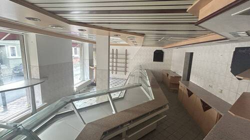 Verkaufsstelle 2 - Mehrfamilienhaus, Wohnhaus zum Kaufen in Kölleda