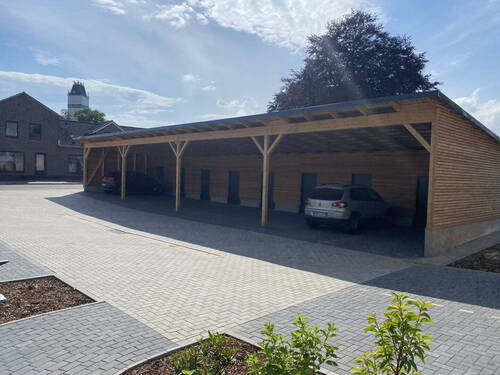 Carport mit Stellplatz - 