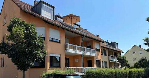 Außenansicht - 3-Zimmer-Eigentumswohnung mit Balkon und Stellplatz