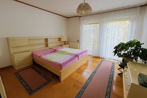 Schlafzimmer 1 mit KI geleert - 