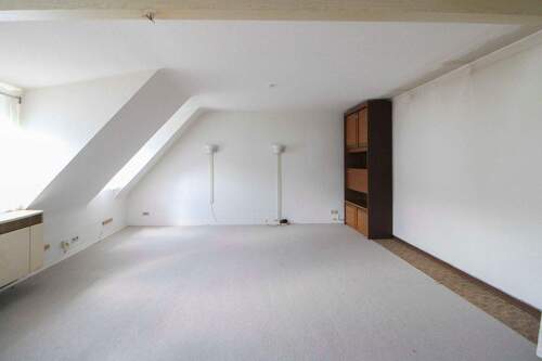 Wohnzimmer - 2 Zimmer Etagenwohnung in Stuttgart