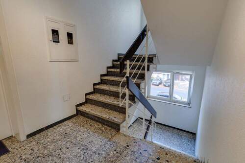 Treppenhaus - 3 Zimmer Etagenwohnung zum Kaufen in Düsseldorf