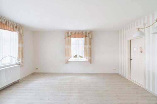 Wohnzimmer im EG - Einfamilienhaus mit 160,00 m² in Milower Land zum Kaufen