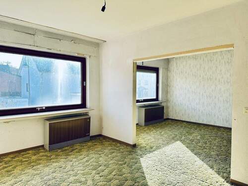 Großer Wohnraum mit Esszimmer im OG - 