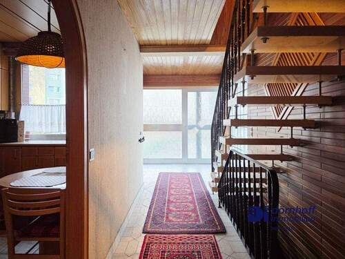 Hauseingang/Diele - 7 Zimmer Reihenmittelhaus in Dortmund / Dorstfeld