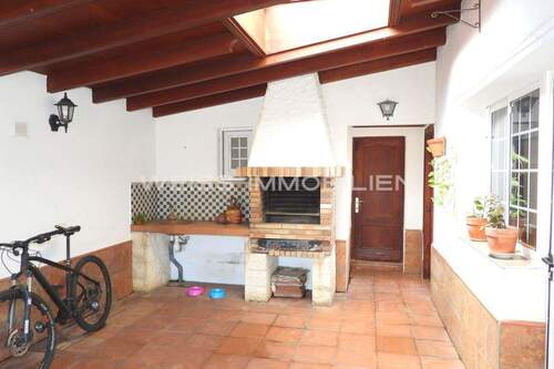 Langer Carport mit Außenküche - 