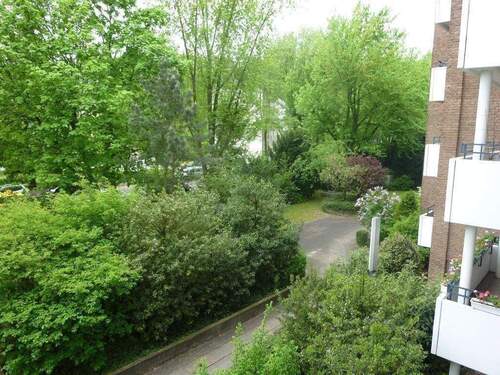 Aussenanlagen - Mörsenbroich-Nähe Zoopark: schicke 2 Zi.Whg. 68 m², neues Bad, EBK , gr.Sonnenbalkon,Lift, TG-Stellplatz