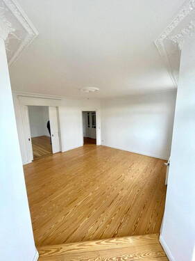 Wohnzimmer - Schöne Altbauwohnung mit Fördeblick