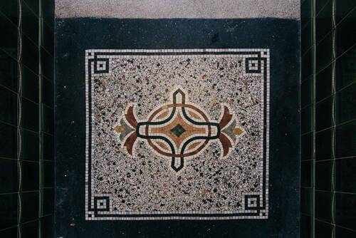 Mosaik im Treppenhaus - 