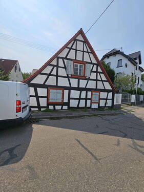 Fachwerkhaus - 7 Zimmer Mehrfamilienhaus, Wohnhaus zum Kaufen in Karlsruhe