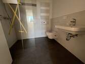 Badezimmer mit Dusche - 