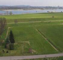 Mit Rheinblick. 1000 qm bis 9500 qm großes Baugrundstück. - Kleve Bimmen