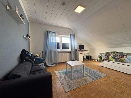 Kinderzimmer - 4 Zimmer Etagenwohnung in Wunstorf / Steinhude