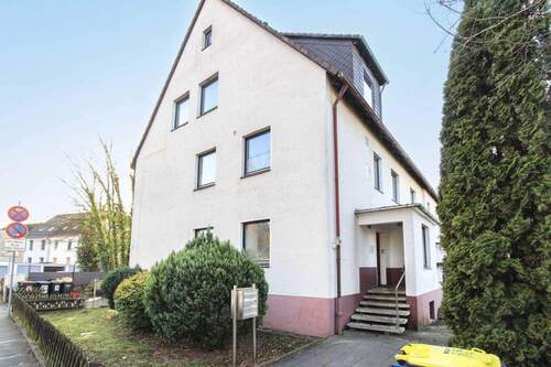 Seitenansicht Haupthaus - 2 Zimmer Mehrfamilienhaus, Wohnhaus zum Kaufen in Laatzen