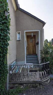 Eingangsbereich mit Windschutz - 5 Zimmer Doppelhaushälfte zum Kaufen in Falkenstein